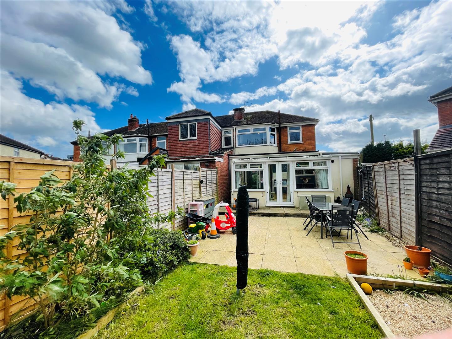 Warwick Crescent, Melksham Lock and Key